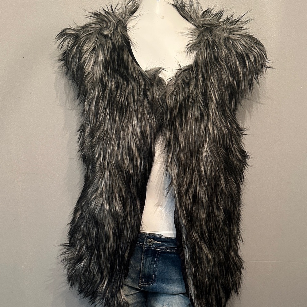 Jessica Simpson Faux Fur Vest in Black and Gray
